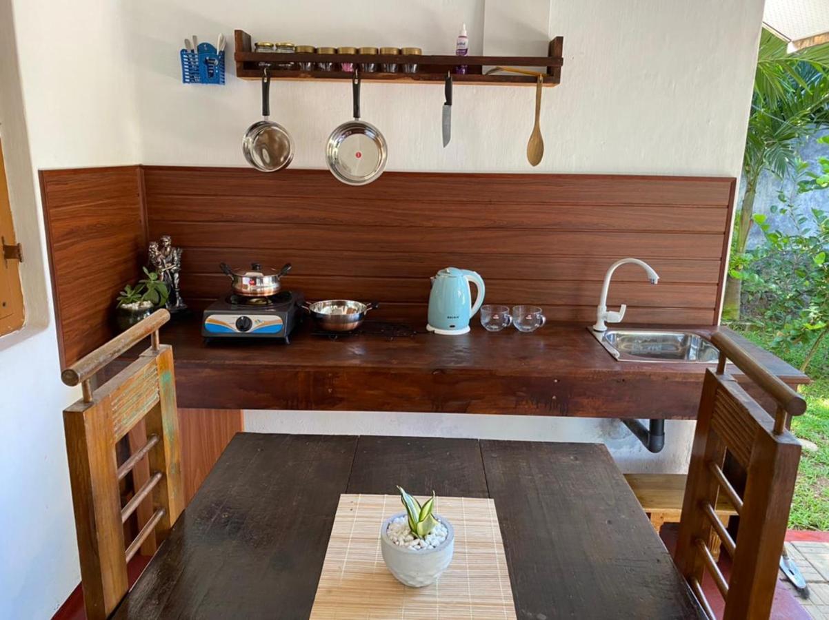 Ami Place Rooms With Kitchen Hikkaduwa Exterior photo