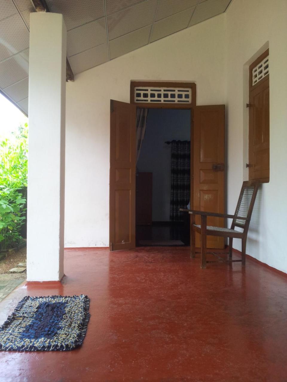 Ami Place Rooms With Kitchen Hikkaduwa Exterior photo